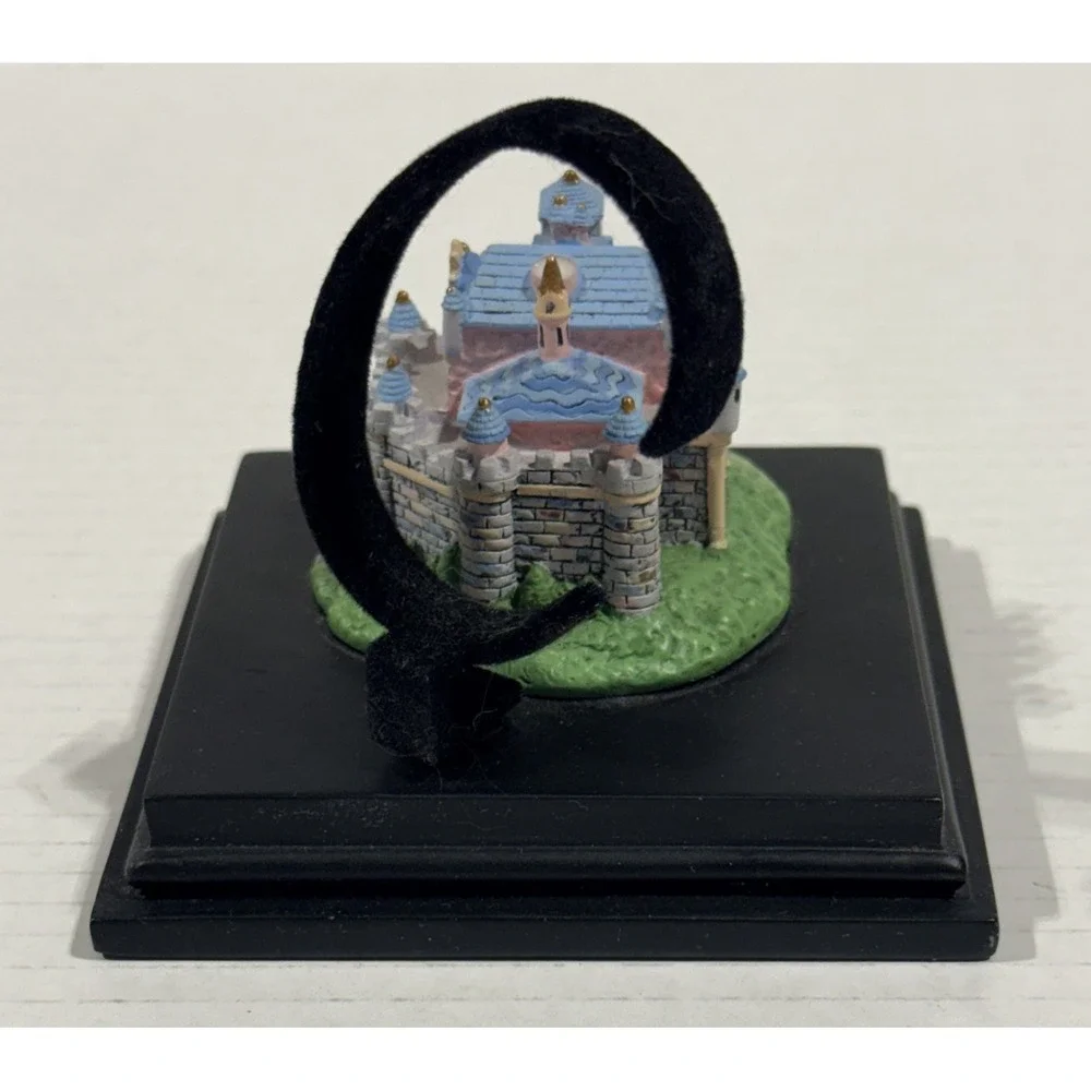 DISNEY 75th Everlasting Time Watch Collectors Club VII - Castle‎ and Watch #2153